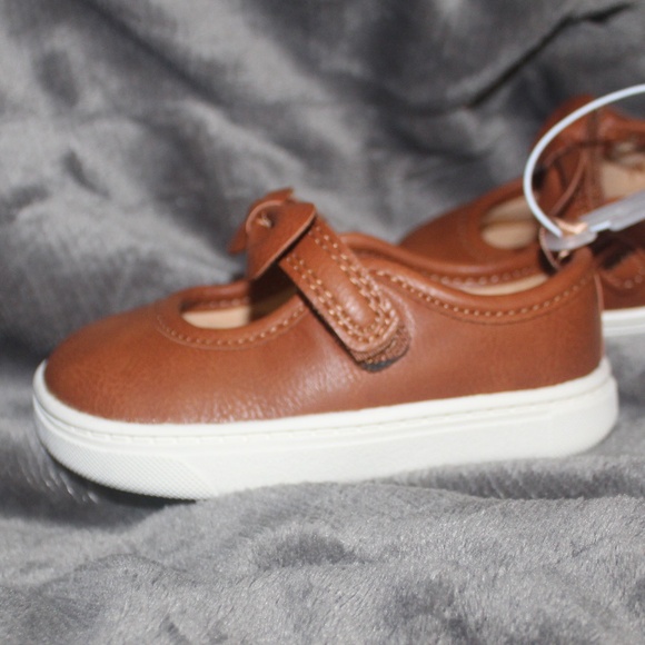 Brand NWT Carter's Brown Dress Shoes with bow & velcro strap for girls in Sz(4) - Picture 3 of 7